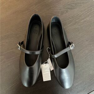 GAP Black Girls' Mary Jane Flats with Buckle Strap